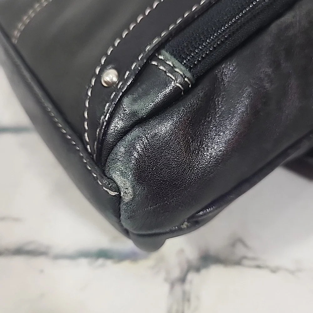 ILI New York Leather Crossbody Purse Gray 2-Tone Buttery Soft‎ Multi-Pocket Bag